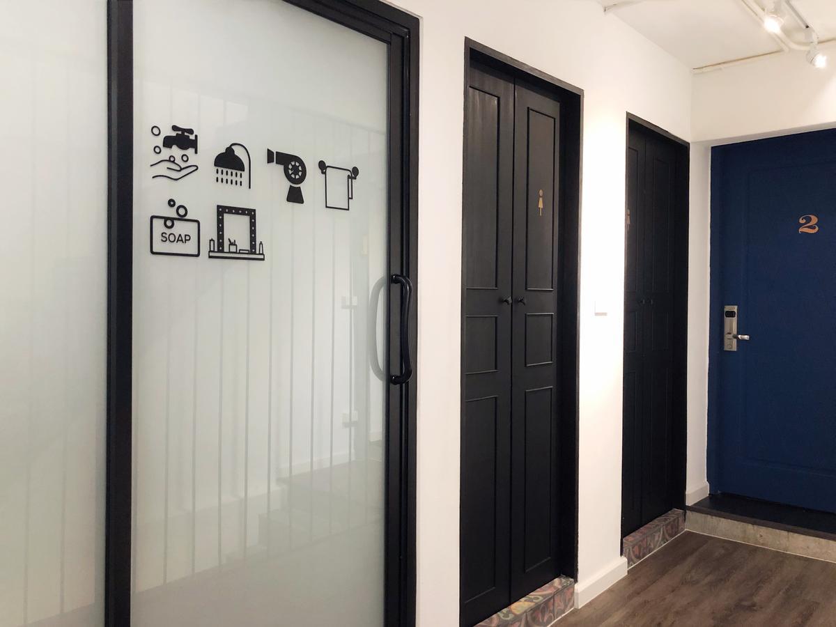 Moon House Hostel Bangkok Exterior photo